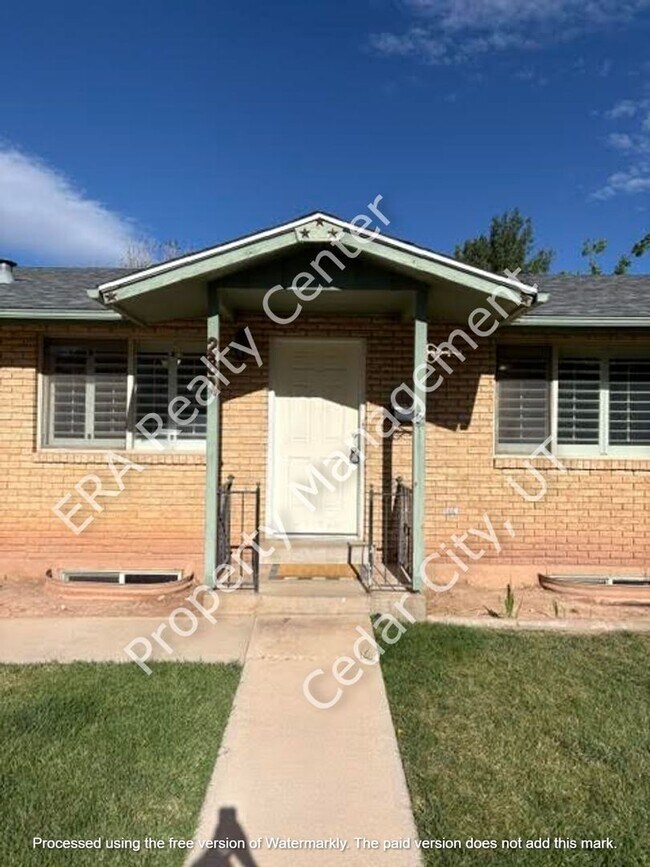 Building Photo - Move-In Bonus!!!! 2 bed - 1 bath in the Heart of Cedar City