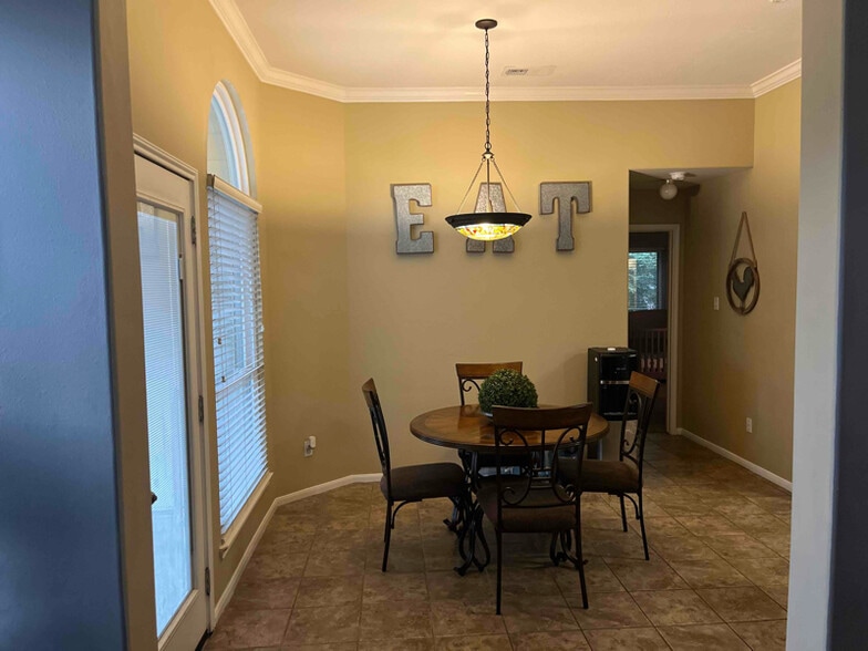 Building Photo - 8207 Fairgrove Park Ct