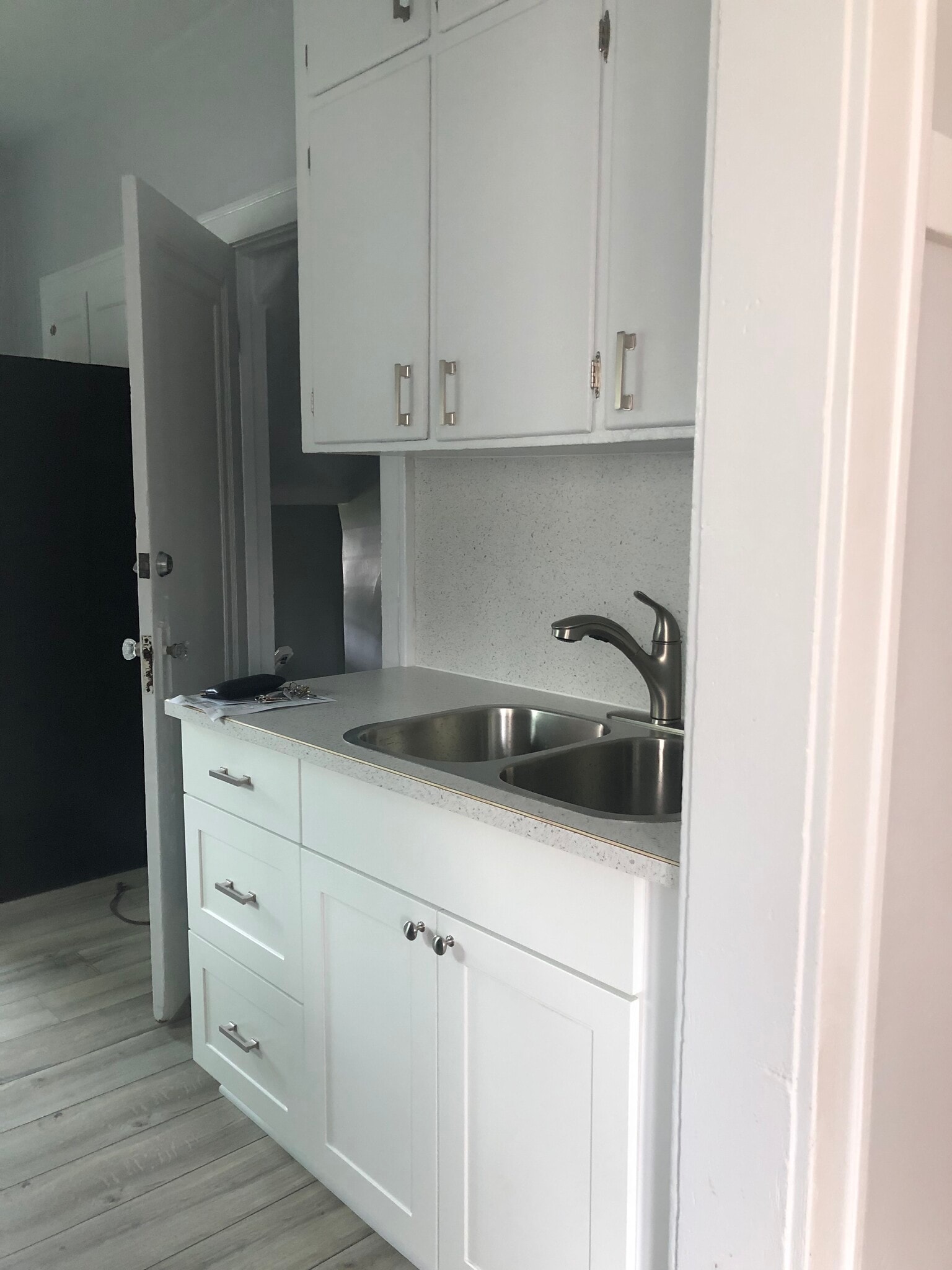 Kitchen - 24 Corinne St SW