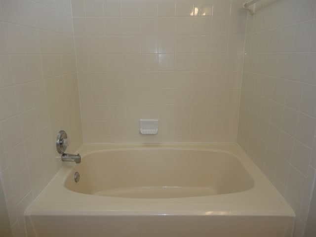 Building Photo - 13137 Carrollwood Creek Dr