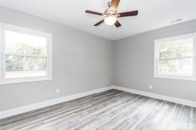 Building Photo - 3113 Idlewood Village Dr