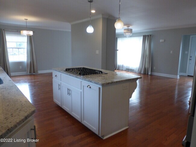 Building Photo - 701 Rudy Ln