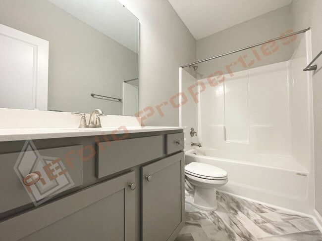 Building Photo - Beautiful Home with 4 Bedrooms, 3 Bathroom...