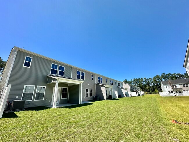 Building Photo - 8710 Silver Perch Ln