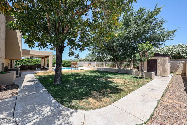 Building Photo - 14855 N 47th St