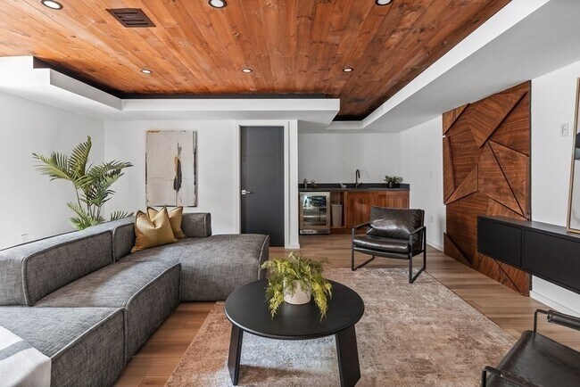 Building Photo - 353 Linwood Ave