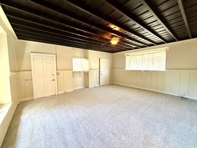 Building Photo - Adorable Downtown Upland Bungalow