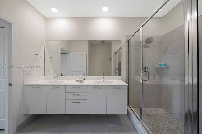 Building Photo - 8167 NW 41st St