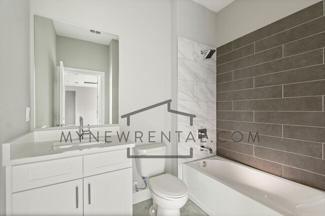 Building Photo - 25307 Alicante Dr