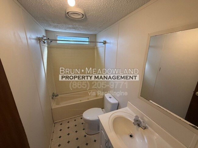 Building Photo - 3040 Samples Rd