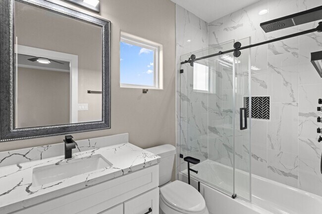 Building Photo - 7927 Colonial Ln