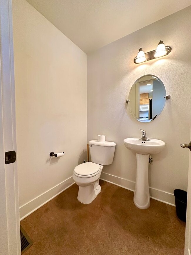 Building Photo - 1889 NW Monterey Pines Dr