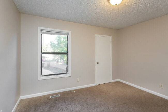 Building Photo - 5710 Deerfield Pl