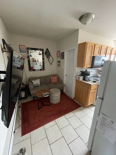 Building Photo - 2209 S 15th St