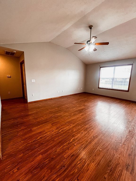 Building Photo - 765 Stanford Ct