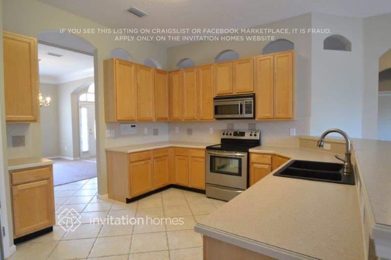 Building Photo - 12027 Brandon Lake Dr