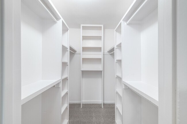 Building Photo - 4611 Wee Lassie Ln