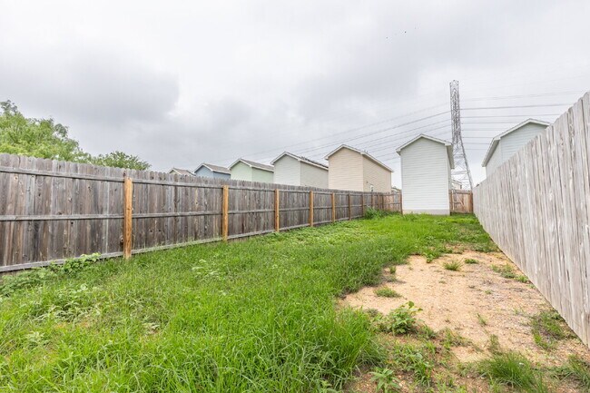 Building Photo - 7125 Elm Cv