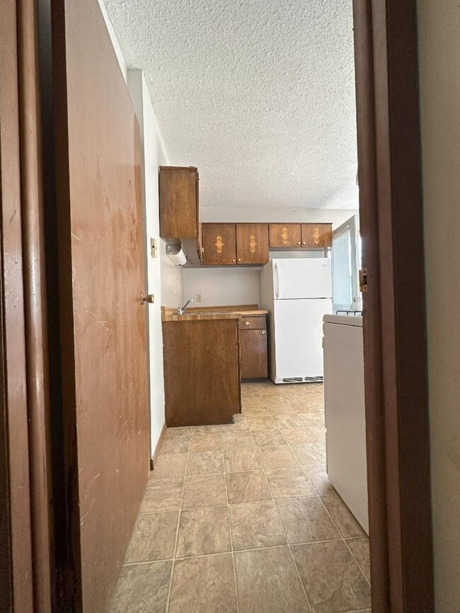 Building Photo - 32-46 Manor Drive - 42