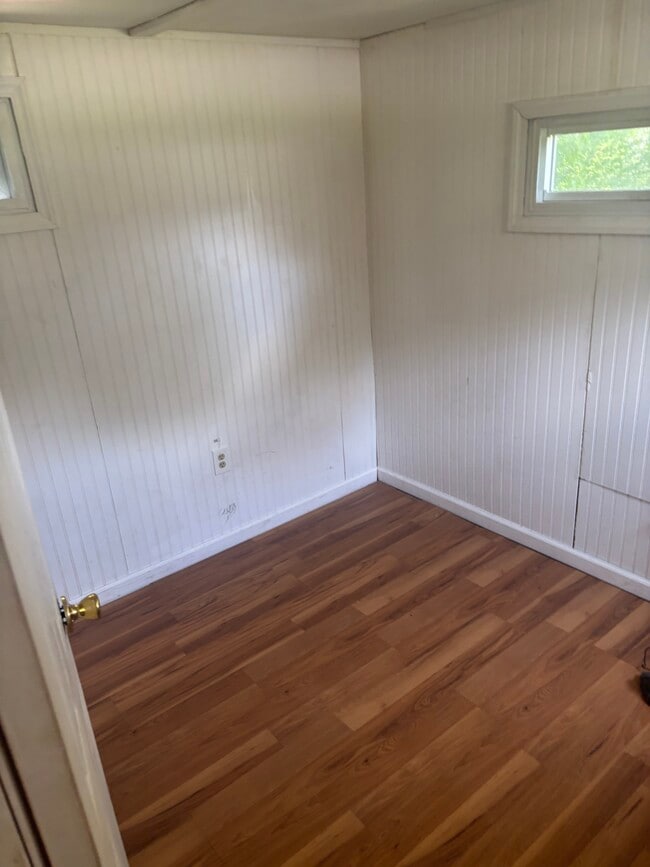 Building Photo - 206 Bryan St