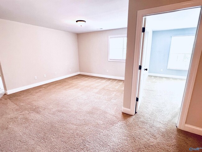 Building Photo - 104 Woodvale Dr