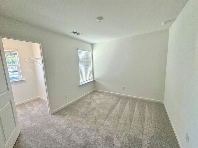 Building Photo - 6015 Deer Run St