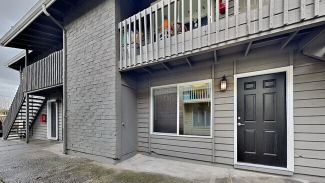 Building Photo - 1105 S Woodlawn St
