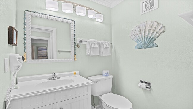 Building Photo - 415 Ocean Creek Dr