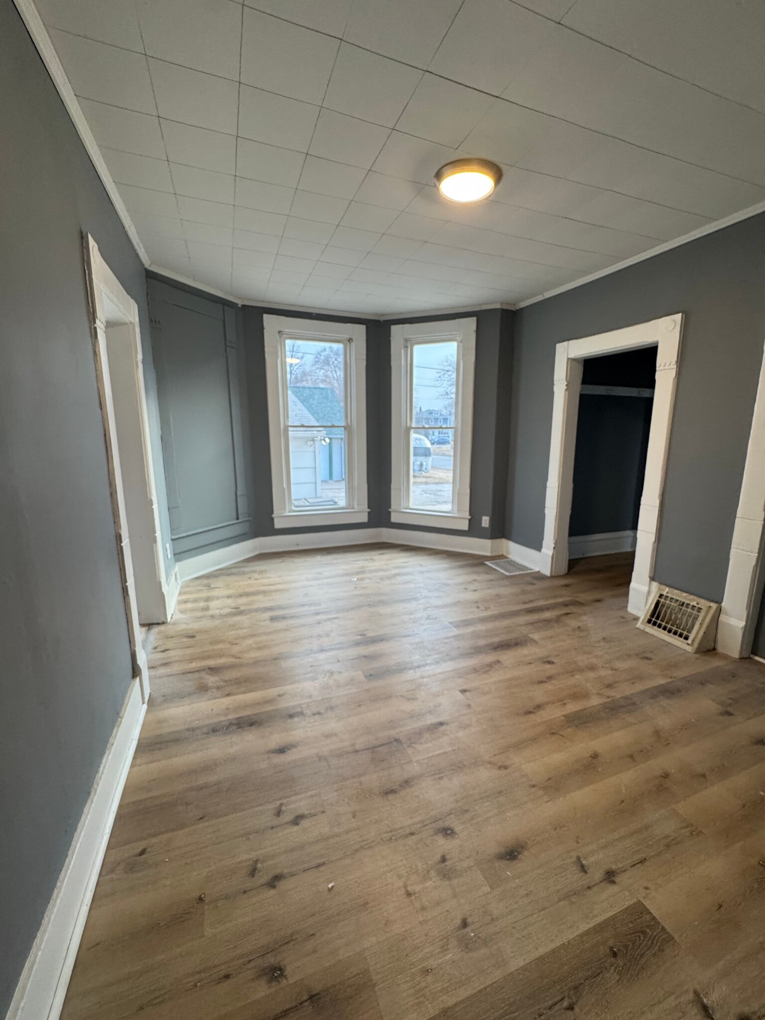 Building Photo - 321 Cedar St