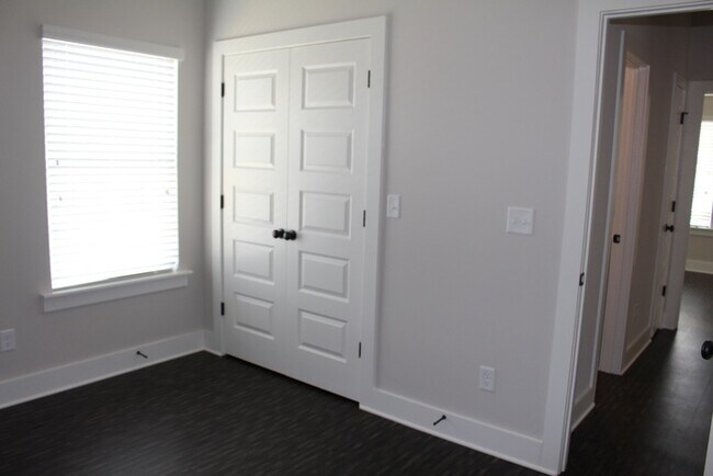 Building Photo - Chestnut Floorplan- leasefairin.com