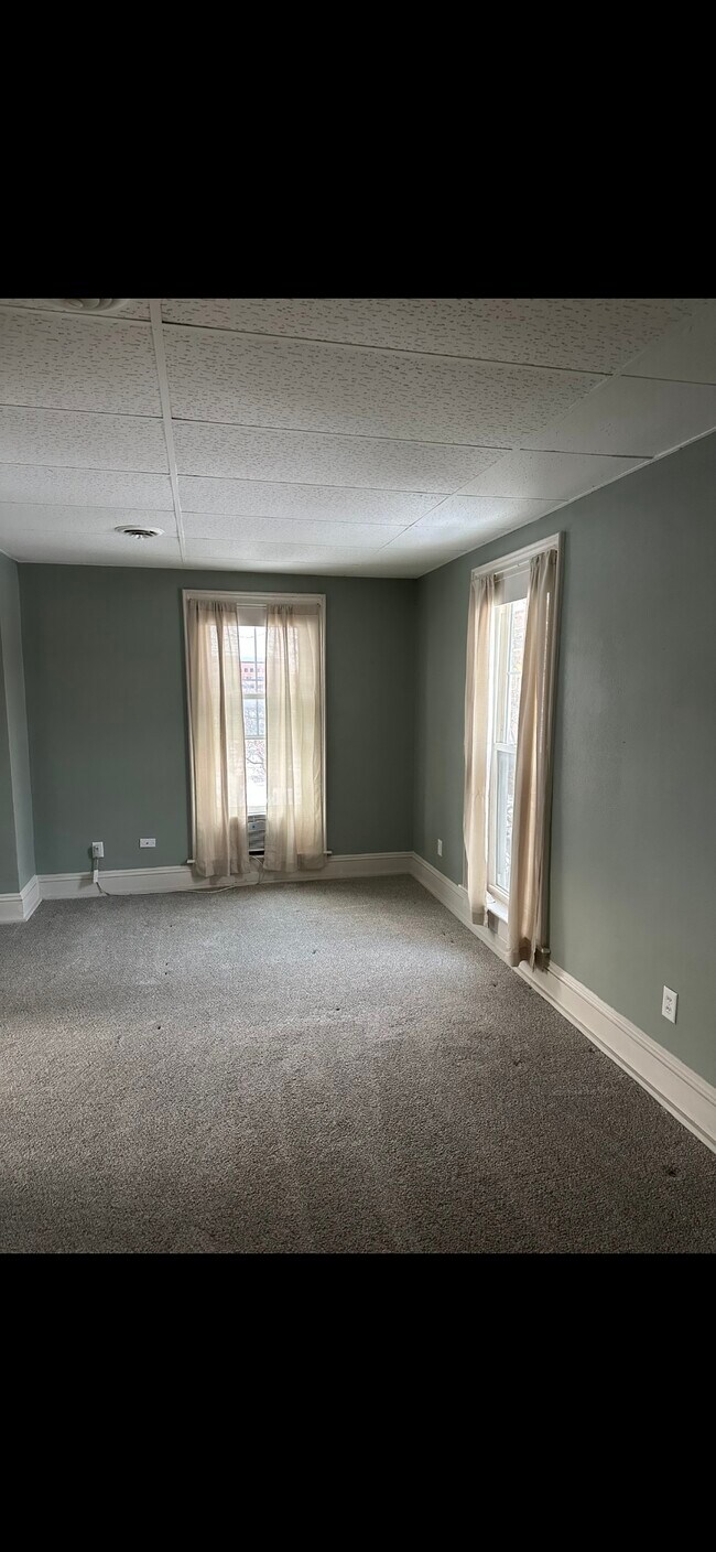 Building Photo - 1329 7th Ave