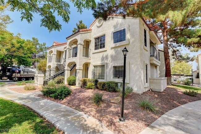 Building Photo - 4700 Nara Vista Way