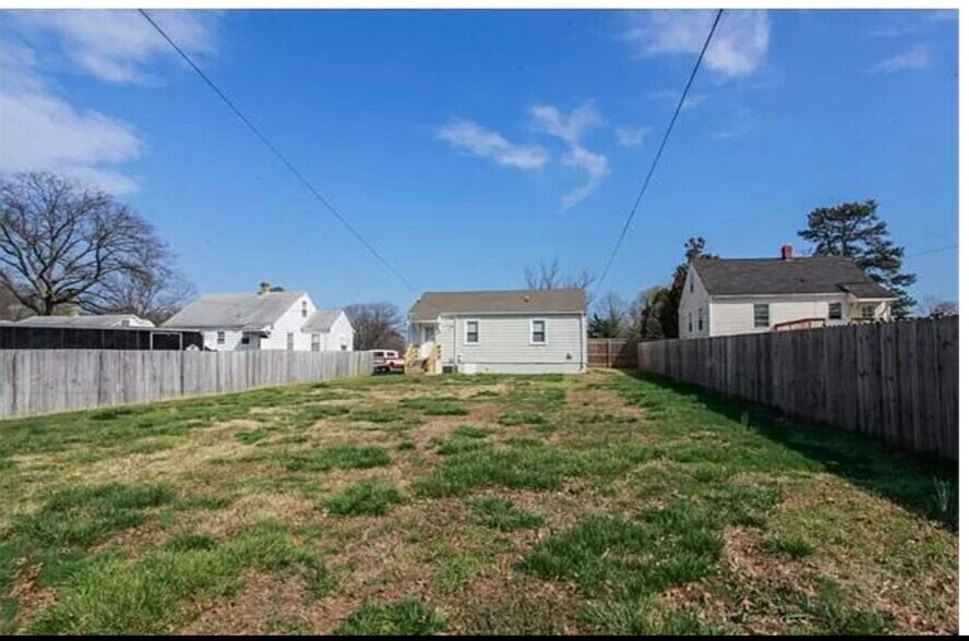 Building Photo - 2316 Carlisle Ct