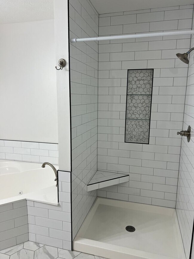 Building Photo - Galloway District RENTAL!  3-Bed, 2-Bath, 2-Car Garage