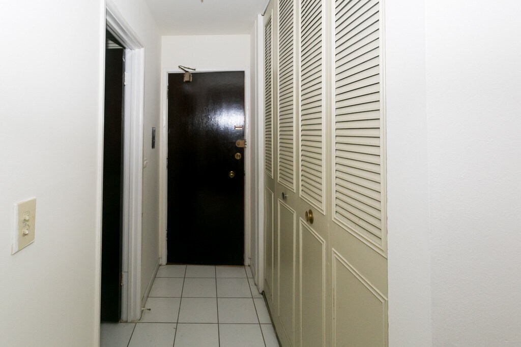 Building Photo - 2629 N Hampden Ct