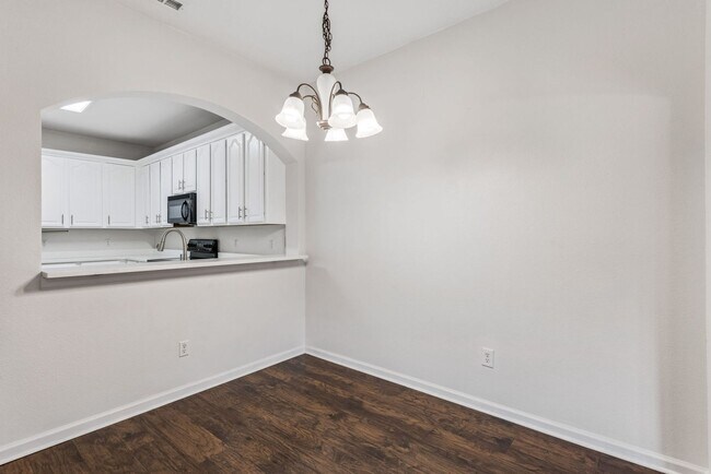 Building Photo - 16076 Old Ash Loop