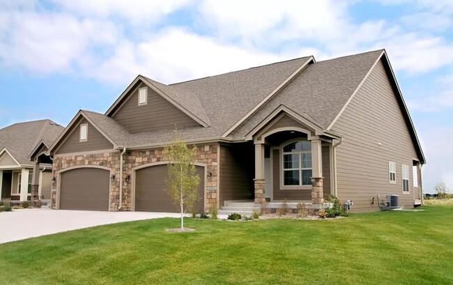 Building Photo - Centennial Pointe West