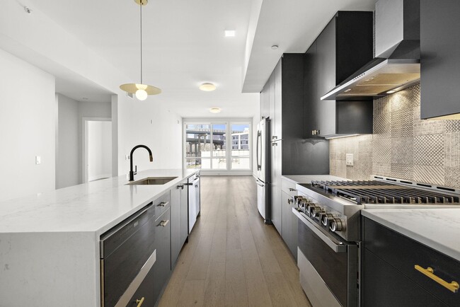 Building Photo - 202 Merseles St