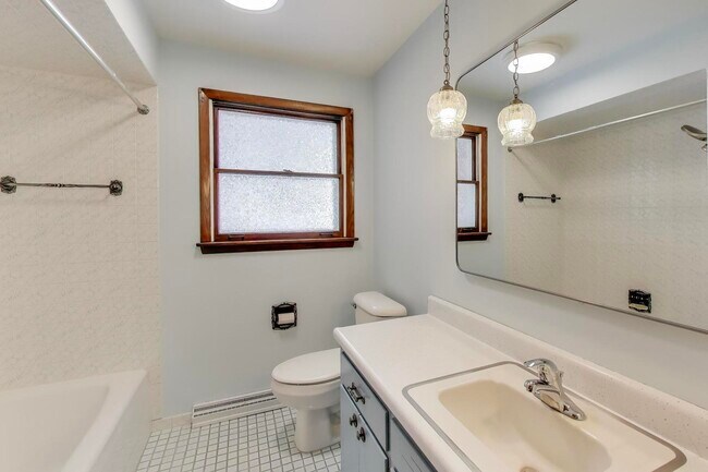 Building Photo - 12111 68th Ct