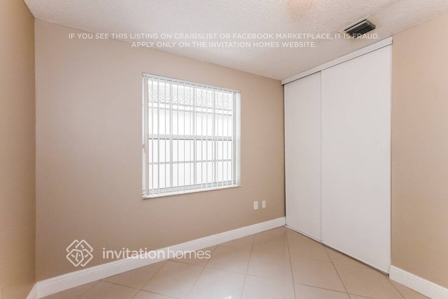 Building Photo - 1544 NW 158th Ave