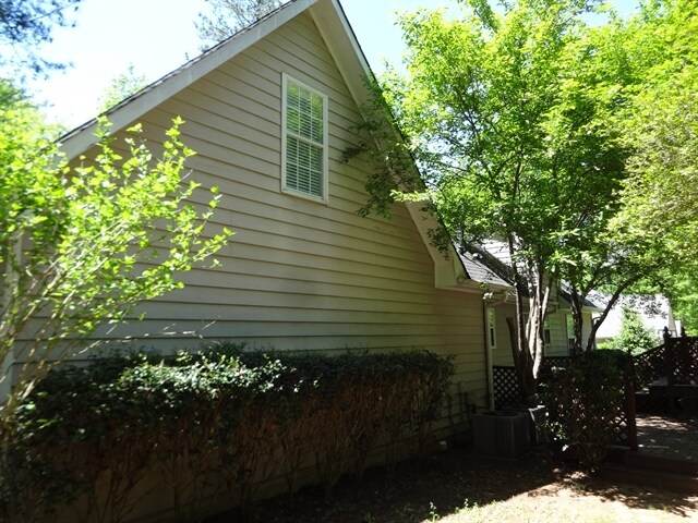 Building Photo - 220 Wimberly Ridge