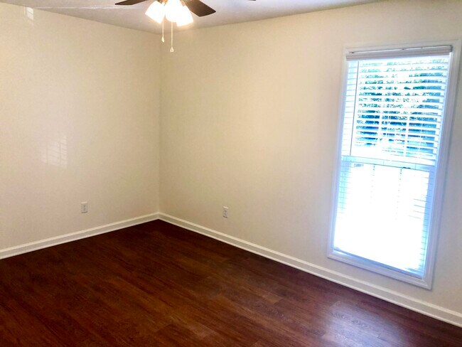 Building Photo - 2703 River Ridge Ct