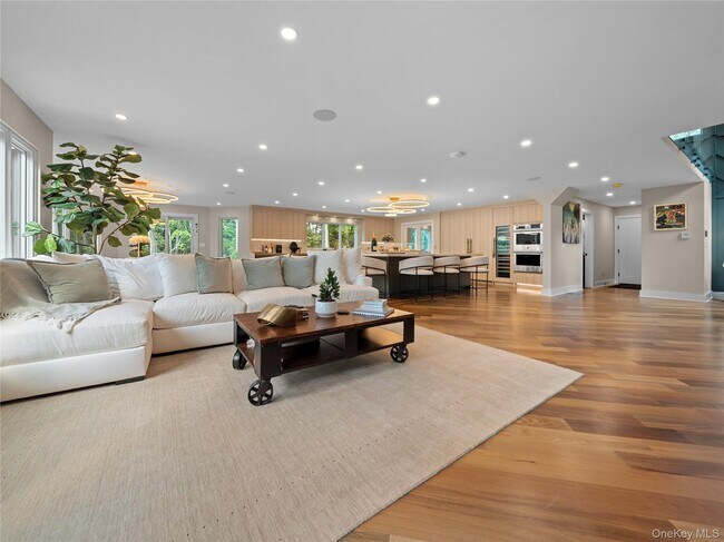 Building Photo - 5 N Hills Rd