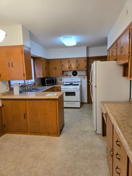 Building Photo - 1225 N 11th St