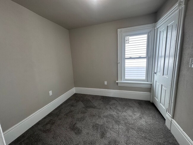 Building Photo - Large Open Concept 5BR/2BA Rent to Own Home with Office