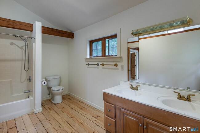 Building Photo - 38 W Mountain Ln