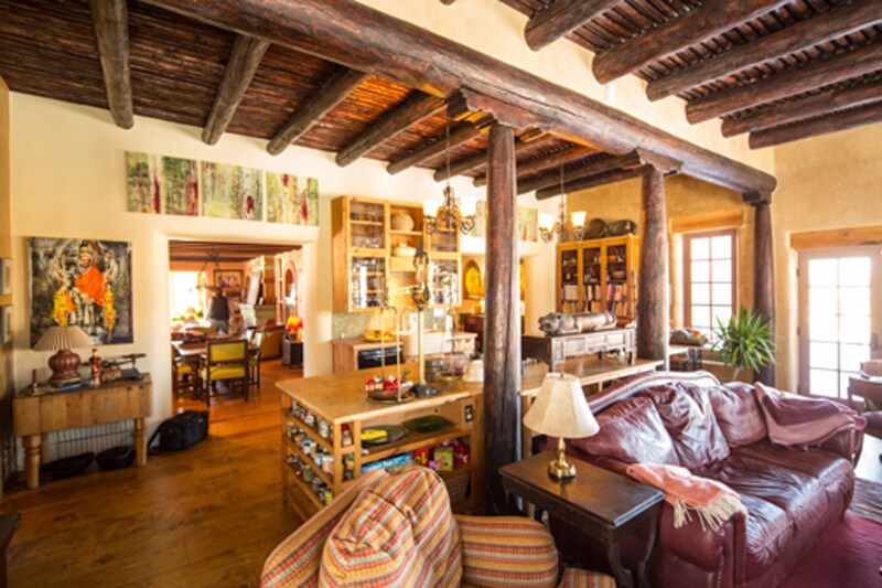 Building Photo - 519 La Lomita Rd