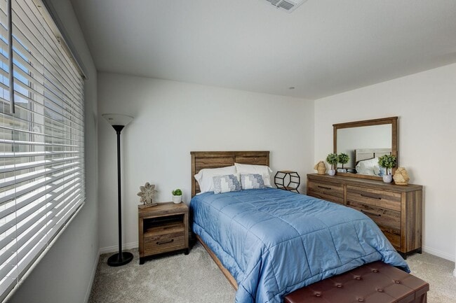 Building Photo - Modern Comfort in Las Vegas: 3-Bedroom Gem with Pool Access