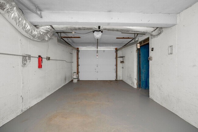 Building Photo - Green Twp- Cozy 2 Bed 1 Bath