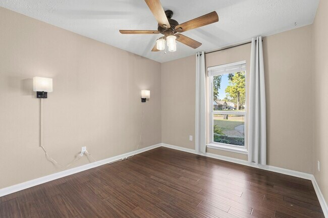 Building Photo - 6231 Autumn Forest Dr